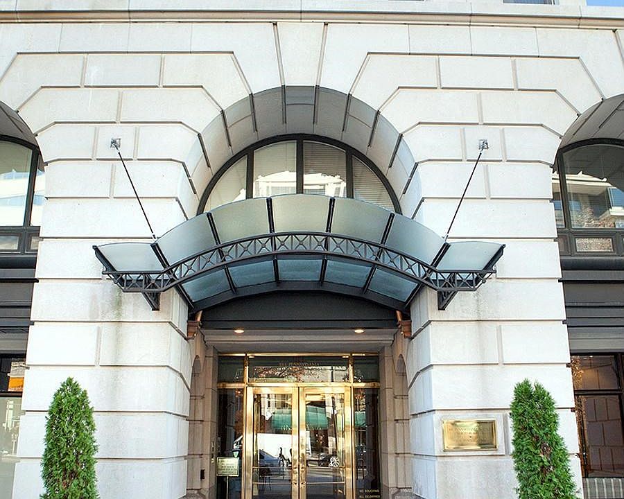 Indiana Avenue, NW Building Entry