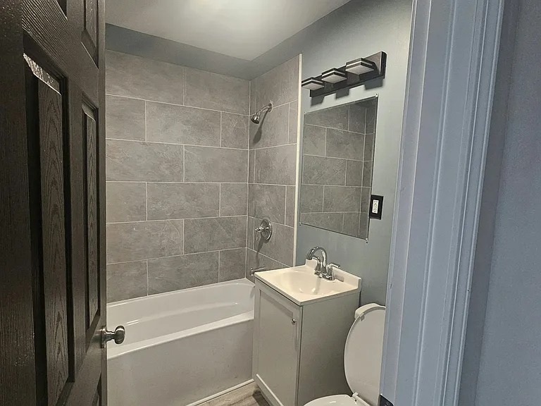 2524 Central Dr — Photo 5
