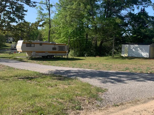 8952 Otterside Dr, Farwell, MI 48622