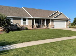300 Southern Star Ln, De Pere, WI 54115