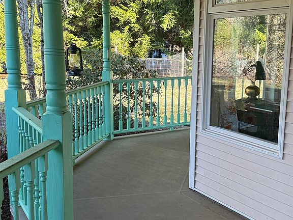 3rd image of 290 Colter Rd