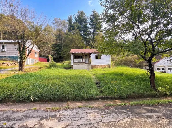 153 Main St, Carolina, WV 26563
