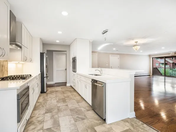 14a Riverview Circle image 14 of 35