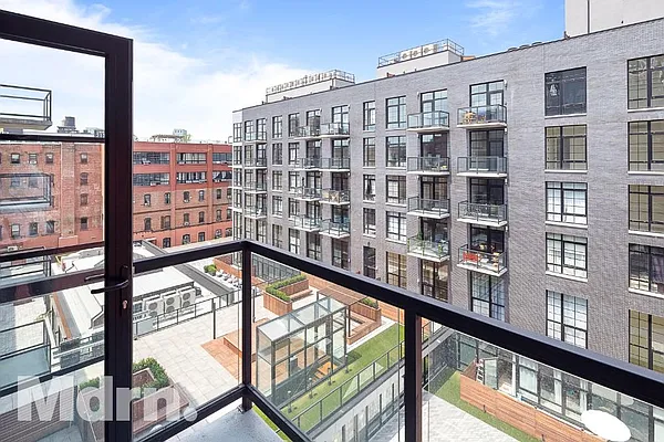 Rented by Mdrn Residential | media 75