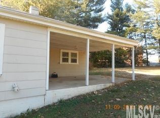 875 F Avenue Dr SE, Hickory, NC 28602