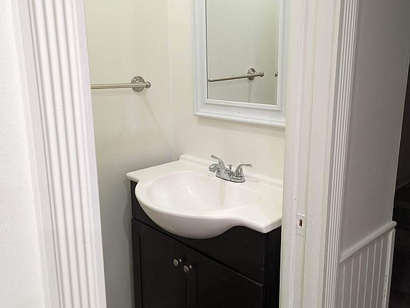 1/2 Bath Down stairs