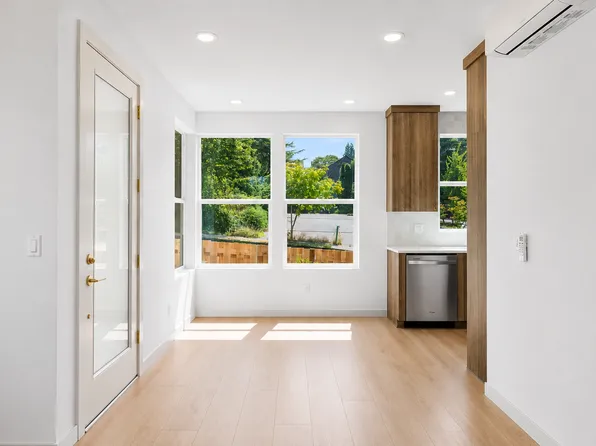 L0676 - SE Morrison Triplex