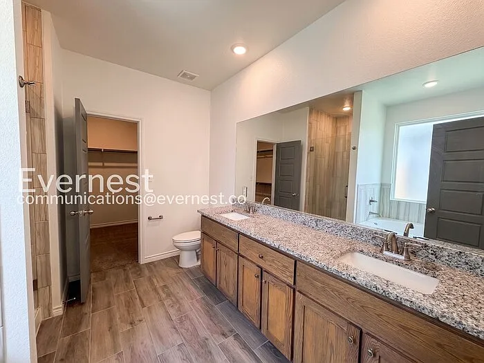 2231 Hornbeam St — Photo 6