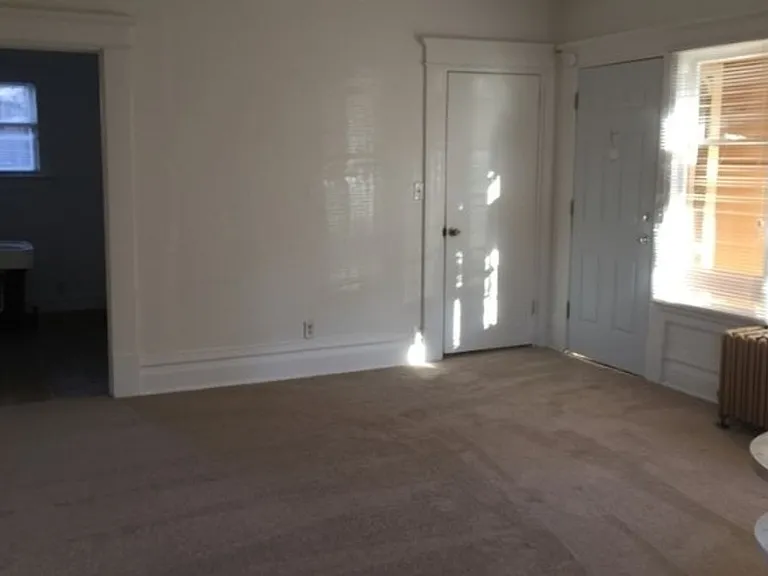 906 N Garden St — Photo 4