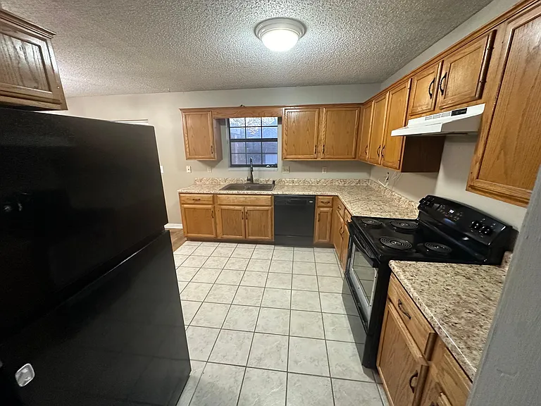 2530 Jayme Cir — Photo 3