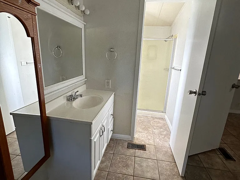 1102 Bluebonnet Dr — Photo 12