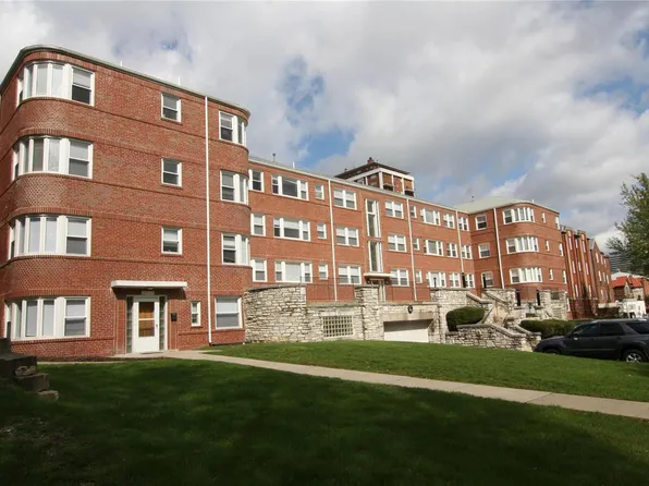 765 Westwood Dr, Saint Louis, MO 63105