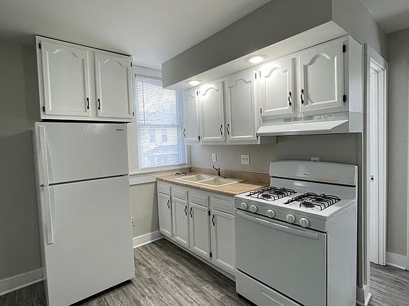 2nd image of 1023-1025 Cincinnati St #1025-2