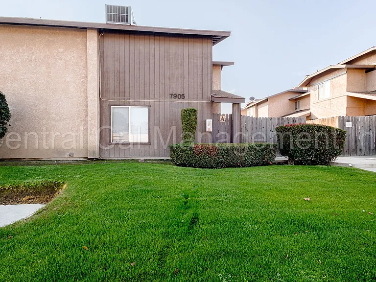 7905 S Laurelglen Blvd #A-D — Photo 1