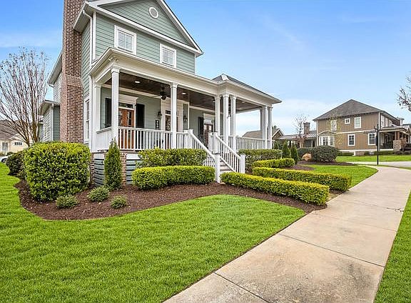2nd image of 905 Big Oak Cir