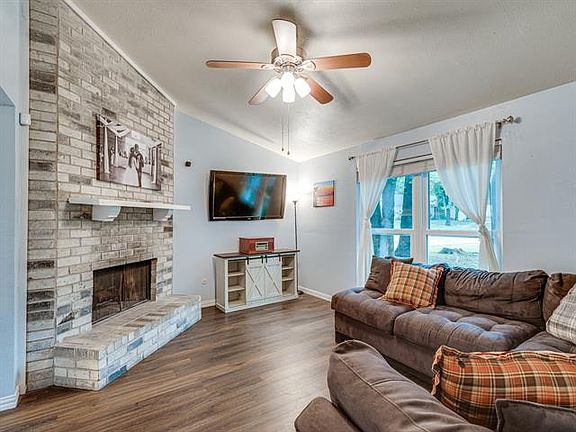 4th image of 5300 Vincennes Ct