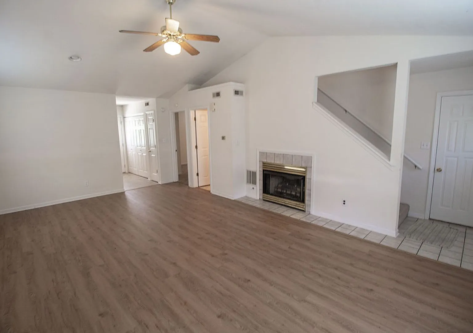 5200-5202 Tessa Way — Photo 3