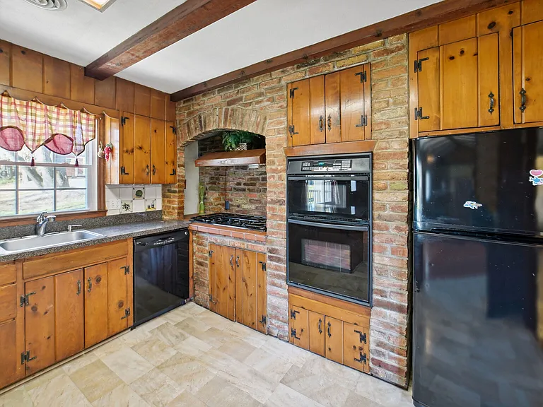 4322 Cross Country Dr — Photo 11