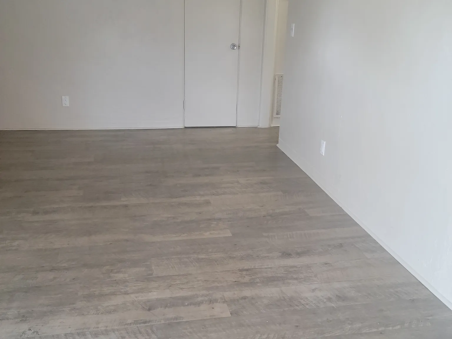 5 bed, 2546 sqft, $2,200 — Photo 3