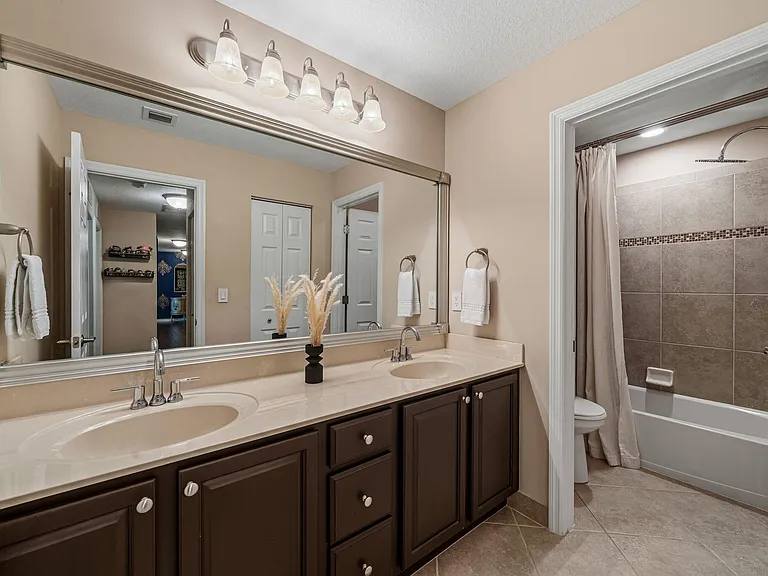 10652 Ivanhoe Ln — Photo 41