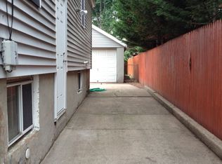 35 Grove St, Bergenfield, NJ 07621