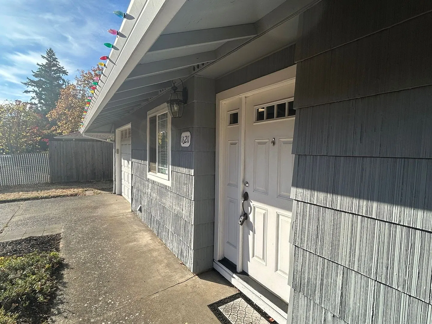 Spacious Ranch Style Home with Huge Fenced Backyard! — Photo 3