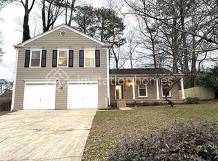 155 Barrington Dr E, Roswell, GA 30076