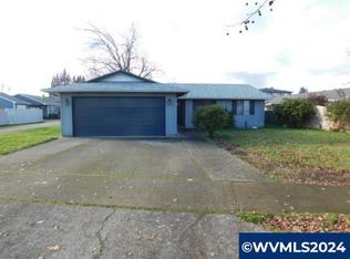 547 Greencrest St NE, Salem, OR 97301