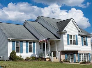 2113 Mosley St, Waynesboro, VA 22980