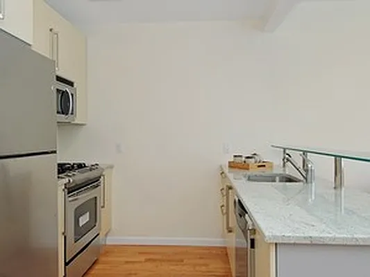 Rented by Corcoran | media 23