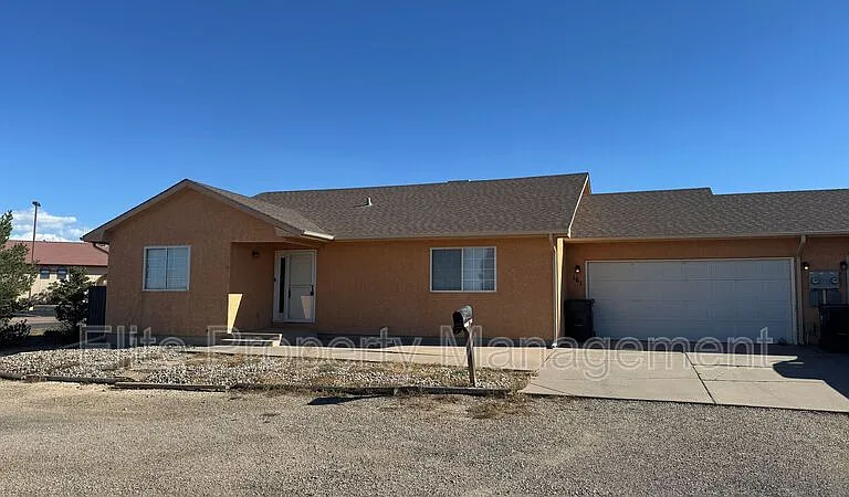 161 S Stardust Cir — Photo 1