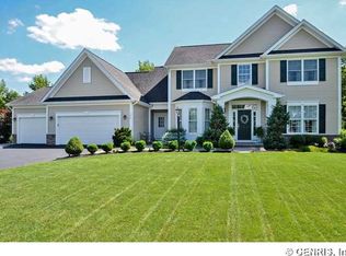 5005 Crescent Cir, Canandaigua, NY 14424