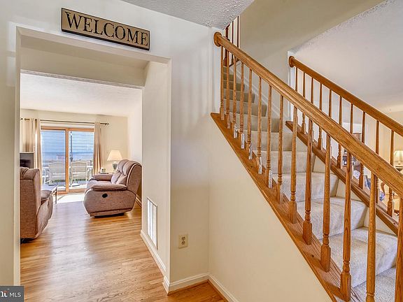 3rd image of 803 Sea Green Dr