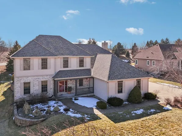 6435 W River Pointe DRIVE, Franklin, WI 53132