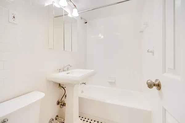 Rented by Compass | media 17