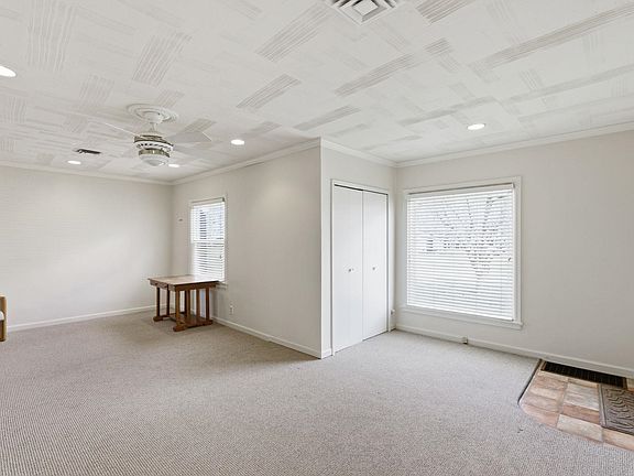 4th image of 333 N Ridgewood Dr