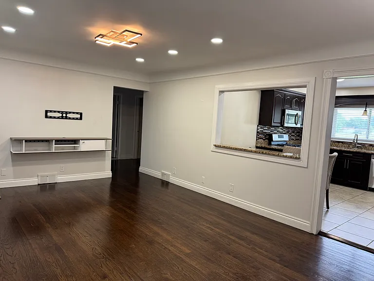 27223 Clairview Dr — Photo 3
