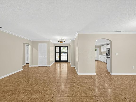 5th image of 915 SEMINOLE BOULEVARD