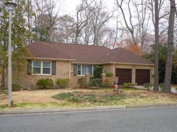 932 Etna Dr, Newport News, VA 23608