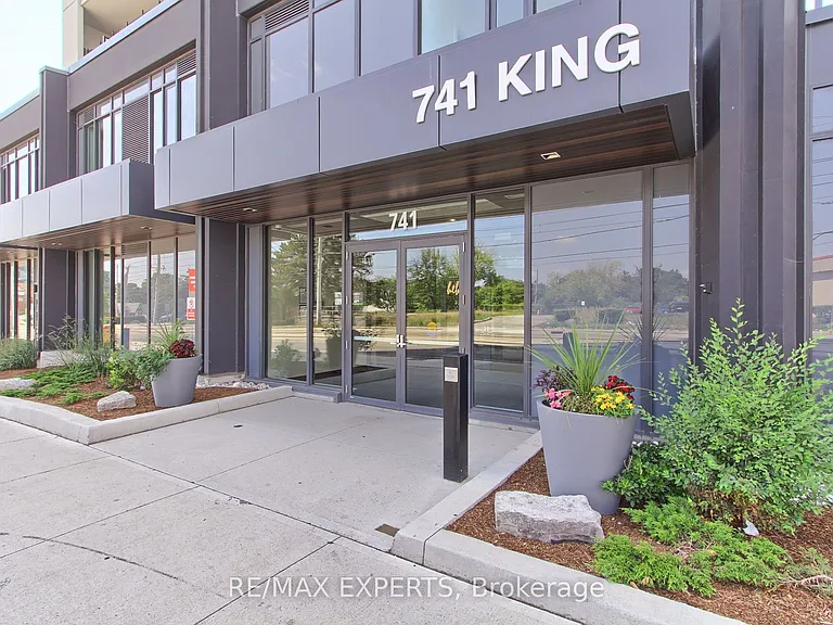 741 King St W #103 — Photo 3