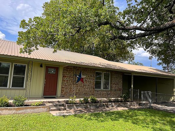 5th image of 2824 W Fm 2147