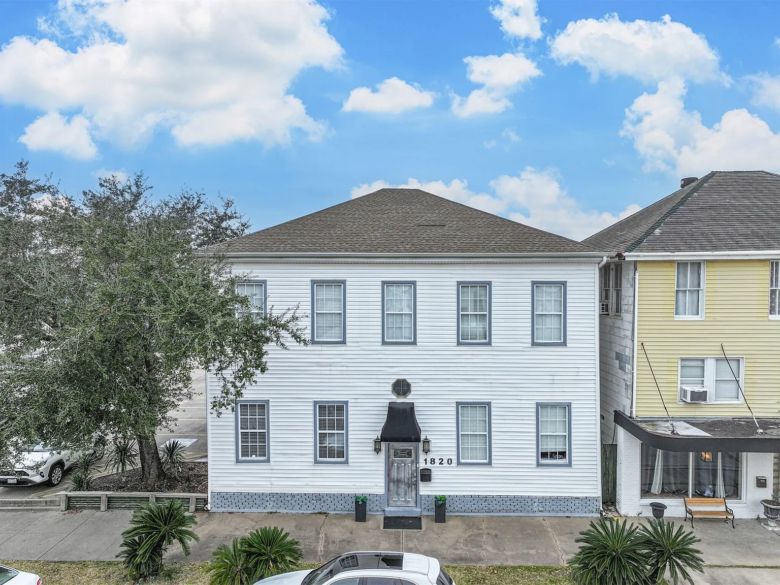 1820 Market St — Photo 1