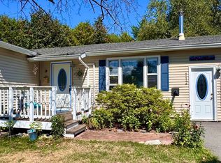 112 Crest Dr, Burlington, VT 05401