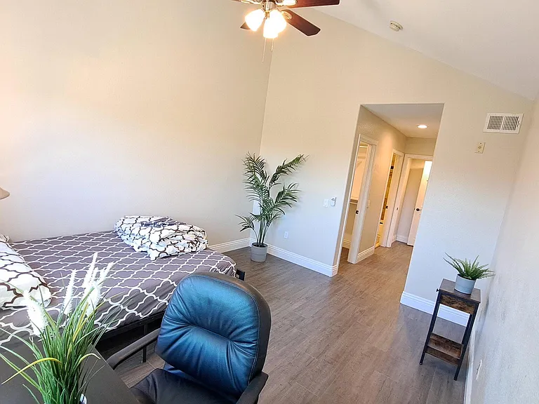 3965 Nobel Dr — Photo 20