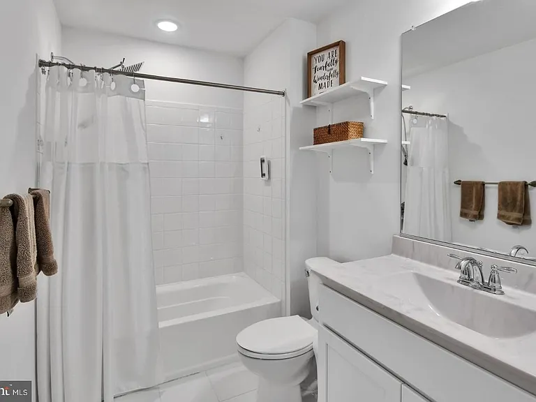 1003 Furgeson Ln — Photo 29