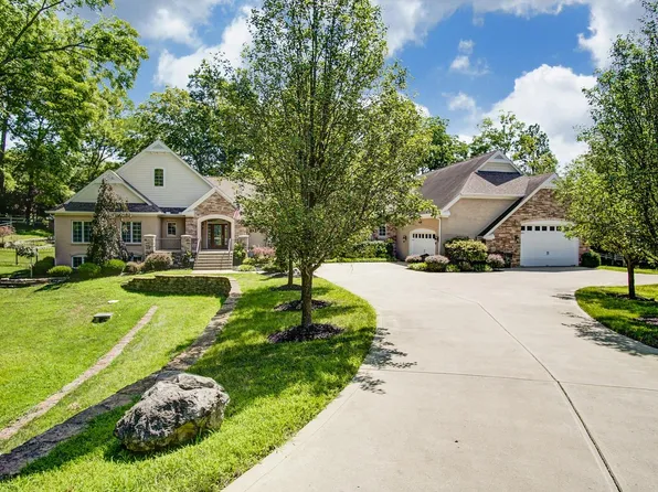 9224 E Kemper Rd, Loveland, OH 45140