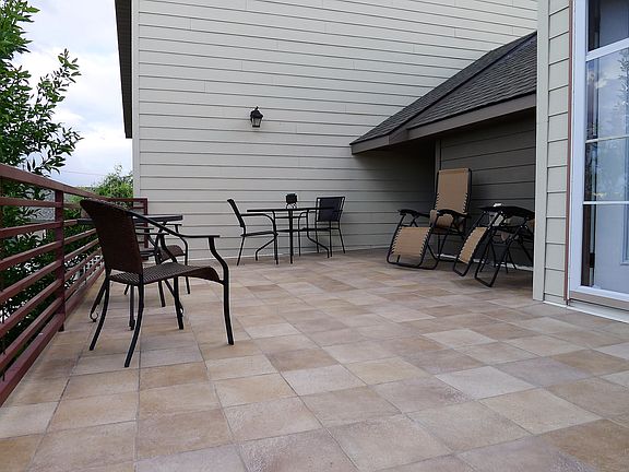 4th image of 4761 Greystone Way