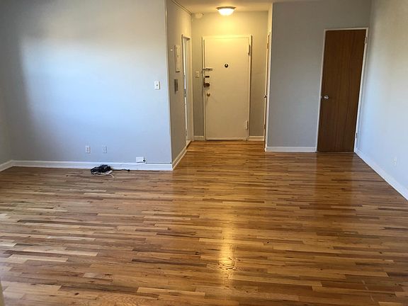 5th image of 3624 Bell Blvd #1F