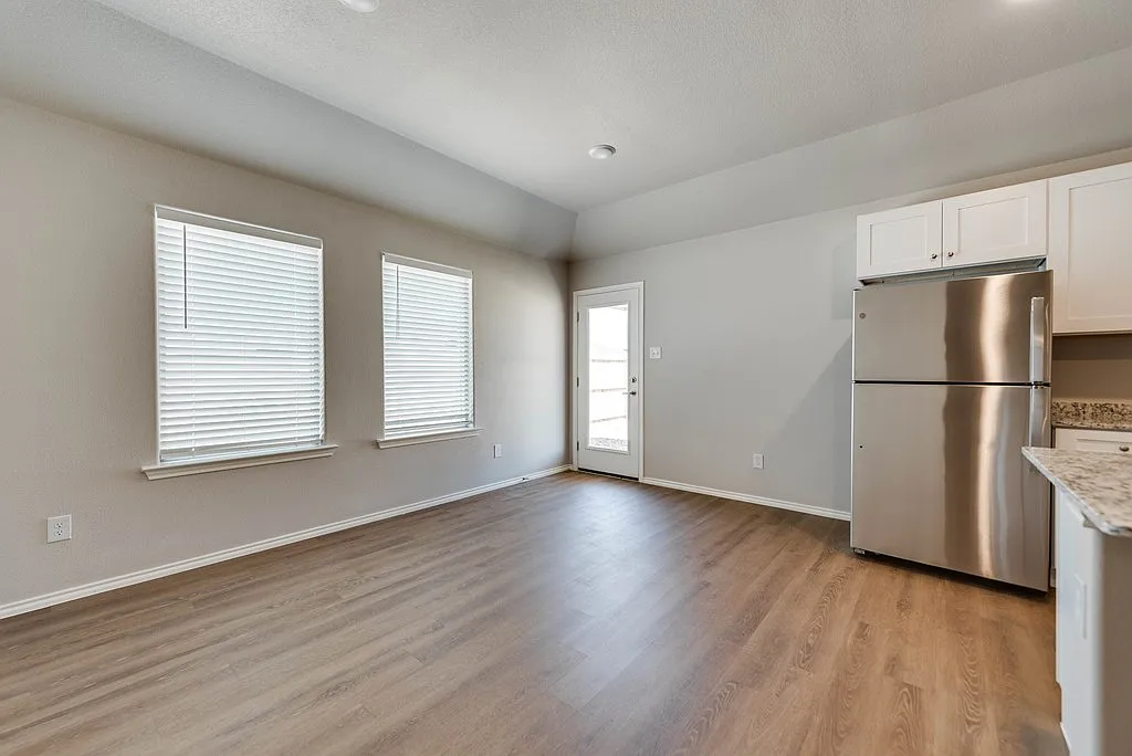 3 bed, 2.0 bath, 1616 sqft, $2,750 — Photo 2