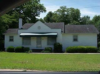 5th image of 943 W Carolina Ave